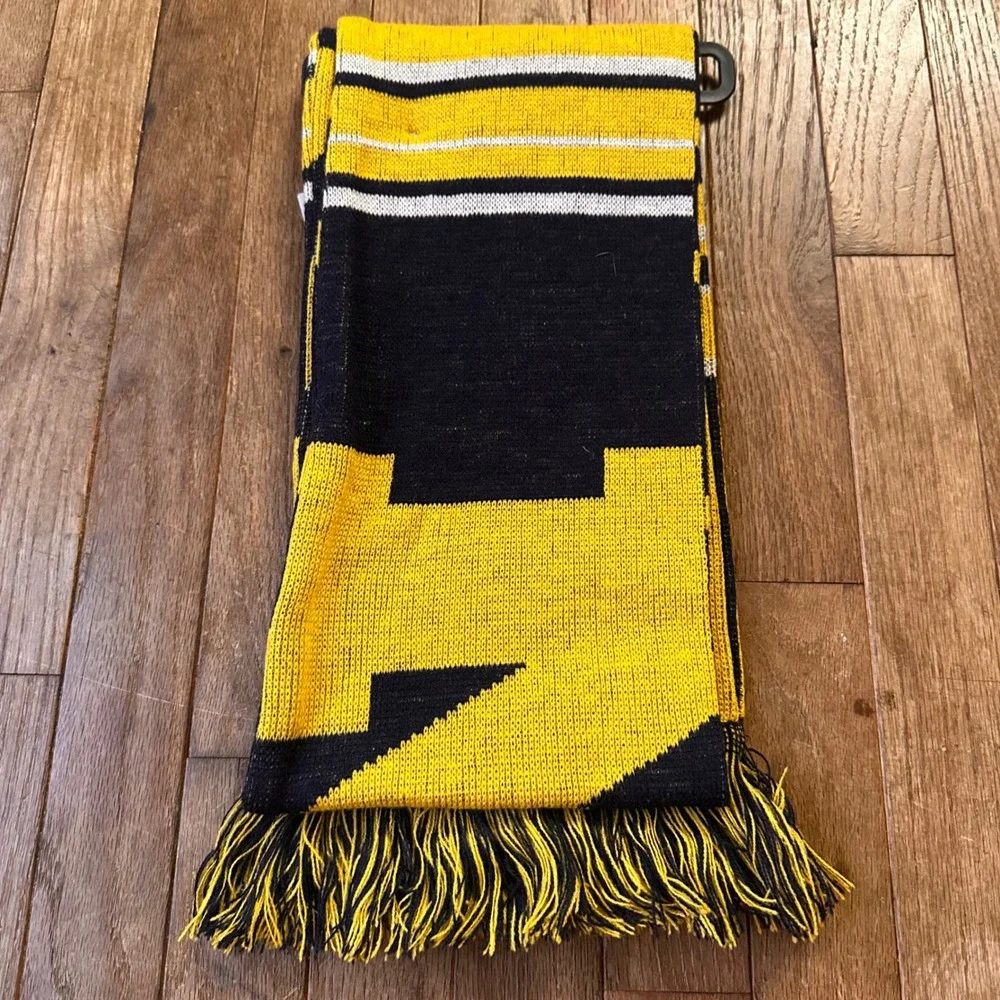 University of Michigan Wolverines Scarf Knit Fringe Maize Yellow Blue Game Day
